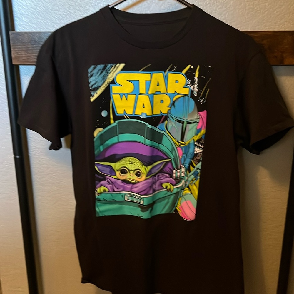 Star Wars , Yoda / Mandelorian Tshirt.. no tags at all on shirt